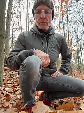 Snapshot of SexyLeon8 chatting on November 13, 1:37 pm SexyLeon8 online show from November 13, 1:37 pm