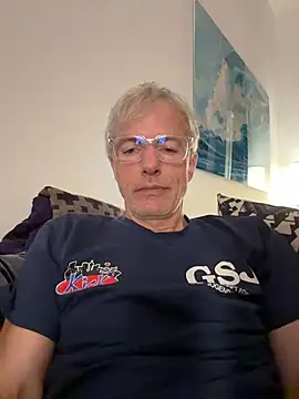 SexyLeon8 online show from July 7, 9:40 pm