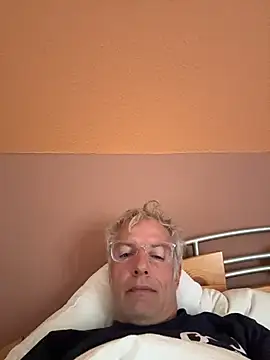 SexyLeon8 online show from June 14, 5:52 am