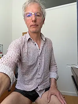 SexyLeon8 online show from May 1, 1:49 pm