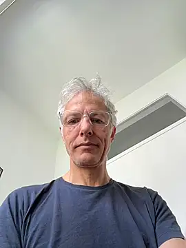 SexyLeon8 online show from June 17, 6:46 am