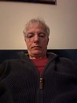 SexyLeon8 online show from April 7, 8:21 pm