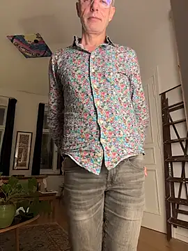 Snapshot of SexyLeon8 chatting on November 14, 10:35 pm SexyLeon8 online show from November 14, 10:35 pm