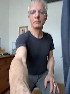 SexyLeon8 online show from March 7, 4:45 pm