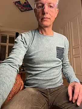 Snapshot of SexyLeon8 chatting on November 17, 9:52 pm SexyLeon8 online show from November 17, 9:52 pm