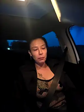 littleladyshelly online show from March 12, 6:01 pm