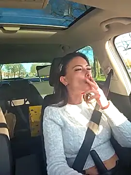 littleladyshelly online show from February 25, 3:12 pm