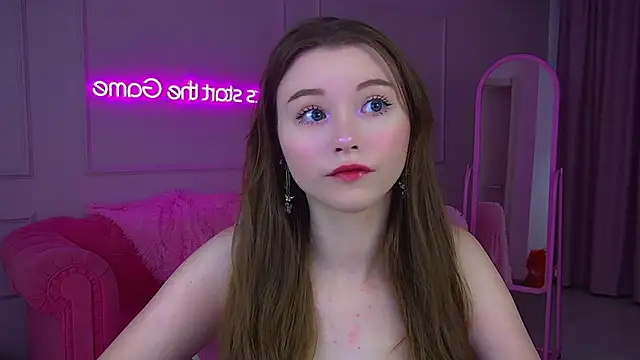 Snapshot of KeiraAsti chatting on November 11, 6:03 pm KeiraAsti online show from November 11, 6:03 pm