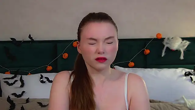 Snapshot of KeiraAsti chatting on October 21, 6:07 pm KeiraAsti online show from October 21, 6:07 pm