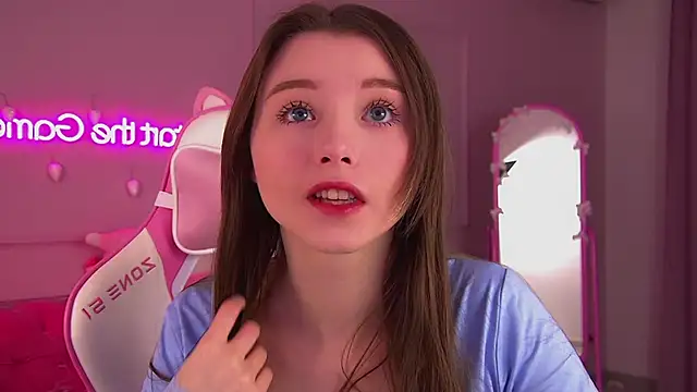 Snapshot of KeiraAsti chatting on December 2, 6:09 pm KeiraAsti online show from December 2, 6:09 pm