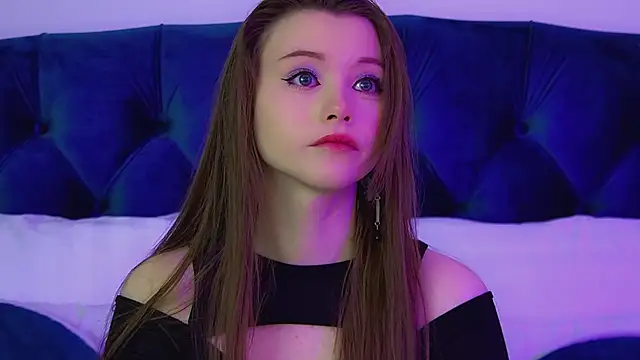 KeiraAsti online show from February 1, 6:11 am