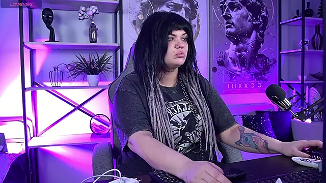 MaryHarrys online show from April 10, 11:23 pm
