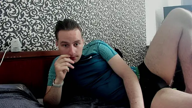 romiosabrino online show from May 4, 10:07 am