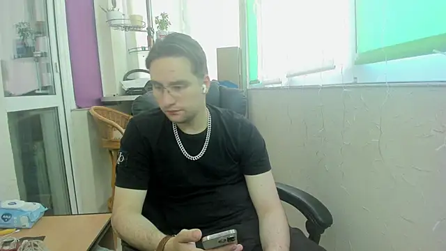 Snapshot of romiosabrino chatting on May 26, 1:09 pm romiosabrino online show from May 26, 1:09 pm