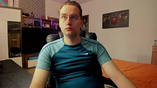 Snapshot of romiosabrino chatting on May 13, 10:00 am romiosabrino online show from May 13, 10:00 am