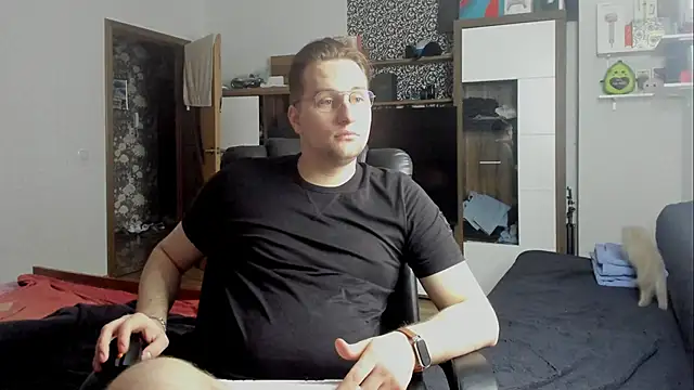 romiosabrino online show from March 19, 2:28 pm