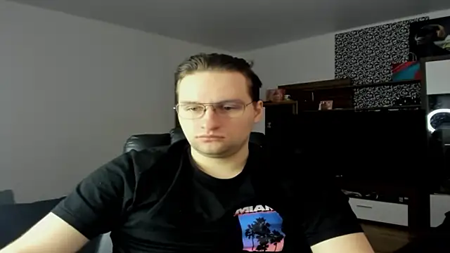 romiosabrino online show from January 9, 12:45 pm