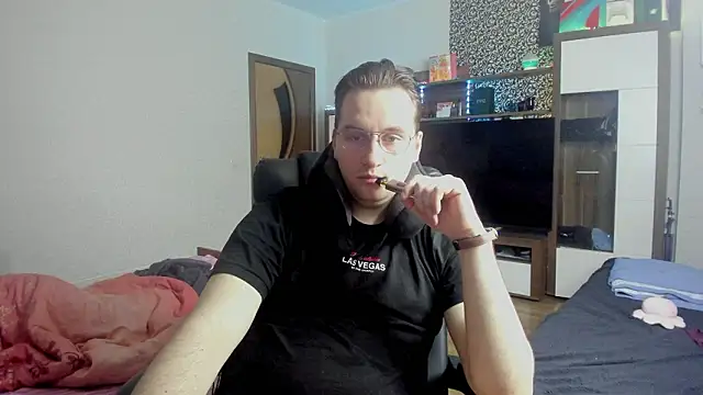 romiosabrino online show from March 16, 12:42 pm