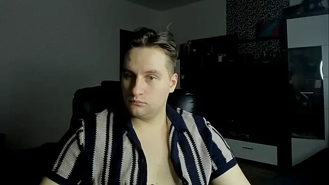 romiosabrino online show from January 31, 7:12 pm