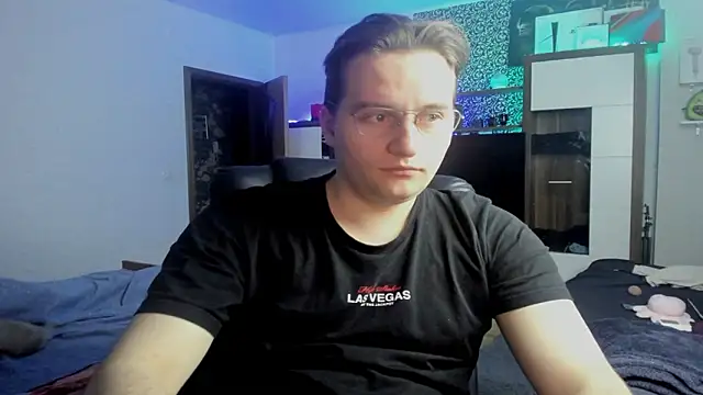 romiosabrino online show from March 14, 11:33 pm