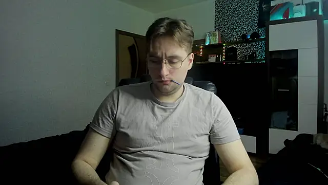 romiosabrino online show from March 21, 3:27 pm