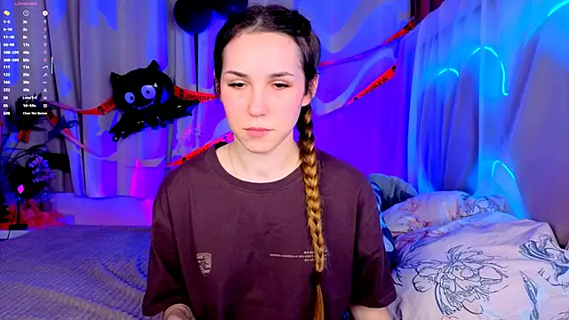 -CindyLou online show from October 31, 8:38 pm