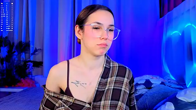 -CindyLou online show from December 21, 5:20 am