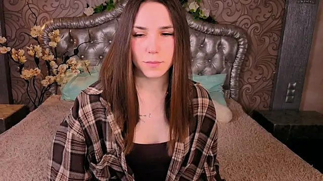 -CindyLou online show from February 10, 5:17 am