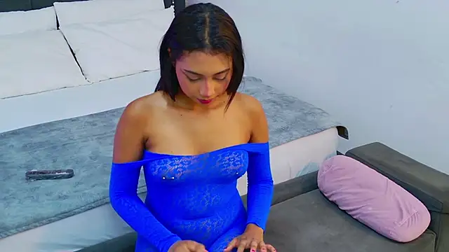 Snapshot of Becca_Grims chatting on November 10, 3:33 am Becca Grims online show from November 10, 3:33 am