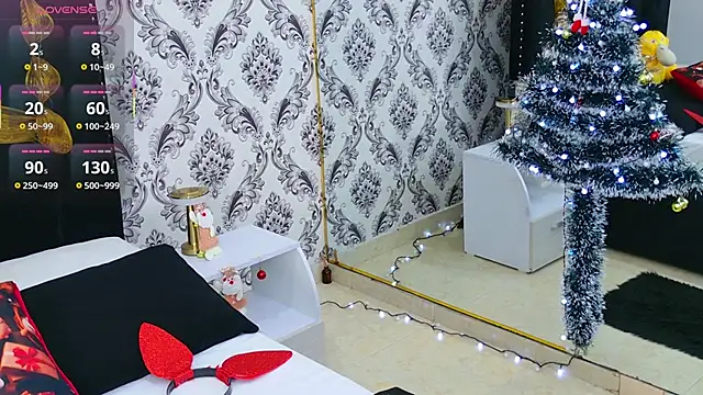 Snapshot of Becca_Grims chatting on December 4, 3:27 am Becca Grims online show from December 4, 3:27 am