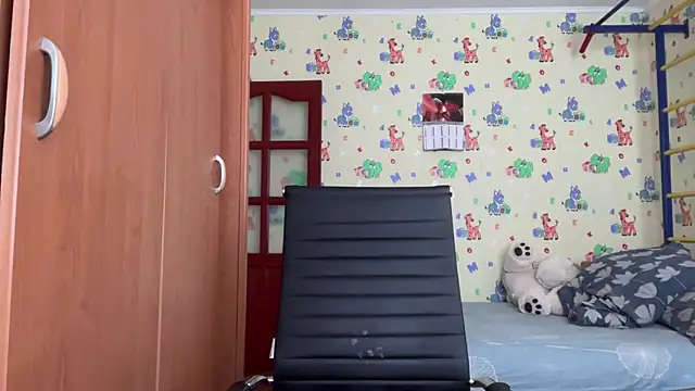 chiraq1945 online show from February 18, 9:39 am