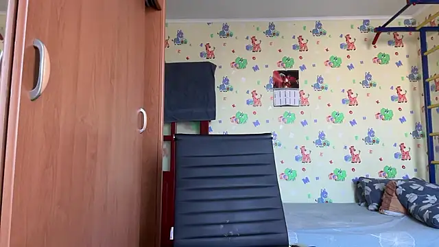 chiraq1945 online show from March 11, 7:24 am