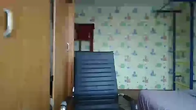 chiraq1945 online show from December 2, 7:54 am