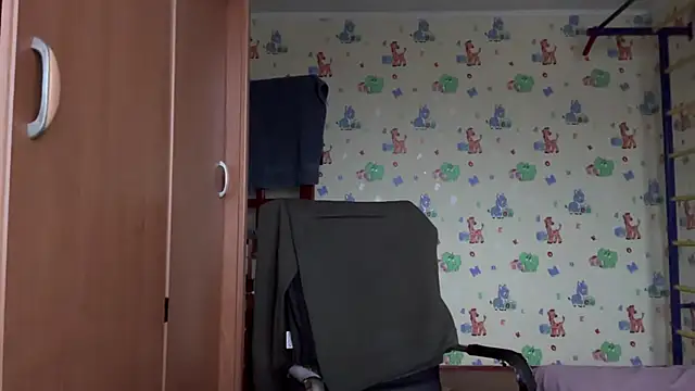 chiraq1945 online show from December 22, 1:33 pm