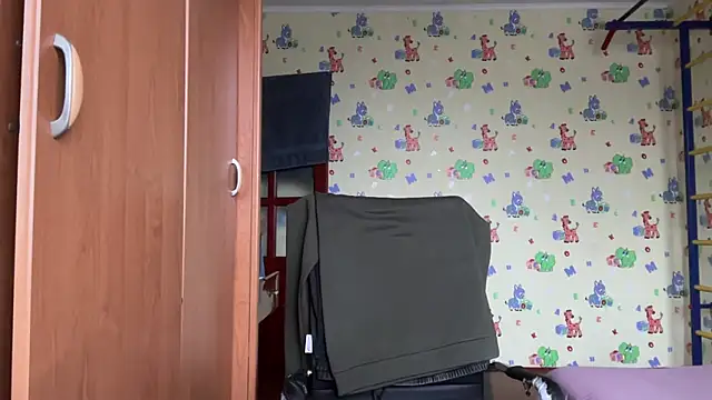 chiraq1945 online show from December 21, 7:54 am