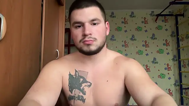 chiraq1945 online show from December 17, 6:29 am