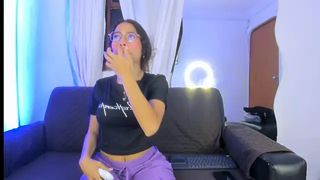 Akira Hime online show from October 19, 2:47 am