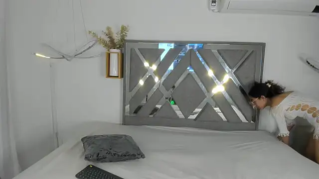 Akira Hime online show from October 21, 4:34 am