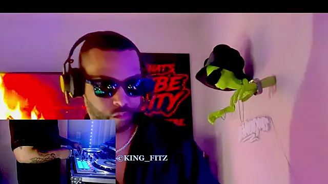 KING FITZ online show from April 19, 2:56 am