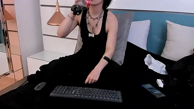 Ashkoreh online show from November 26, 5:57 pm