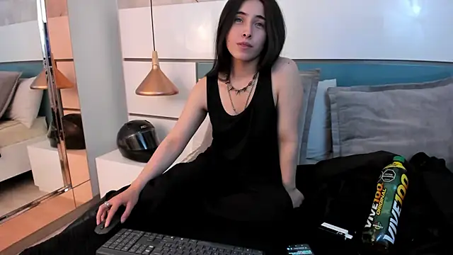 Snapshot of Ashkoreh chatting on June 17, 8:19 pm Ashkoreh online show from June 17, 8:19 pm
