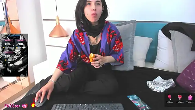 Ashkoreh online show from February 6, 6:37 pm