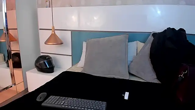 Snapshot of Ashkoreh chatting on July 4, 10:03 pm Ashkoreh online show from July 4, 10:03 pm