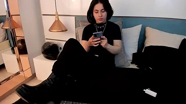 Snapshot of Ashkoreh chatting on May 15, 8:40 pm Ashkoreh online show from May 15, 8:40 pm