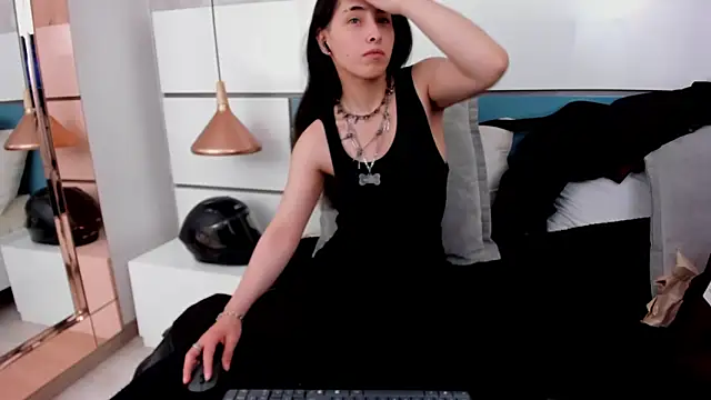 Ashkoreh online show from March 31, 8:11 pm