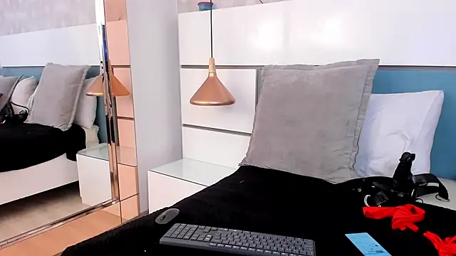 Ashkoreh online show from October 28, 9:36 pm