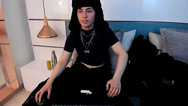 Snapshot of Ashkoreh chatting on May 6, 8:57 pm Ashkoreh online show from May 6, 8:57 pm