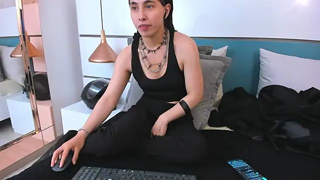 Ashkoreh online show from March 10, 8:24 pm