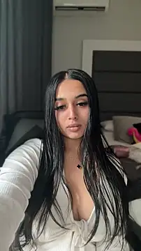 LilMisIndianx online show from April 22, 12:23 pm
