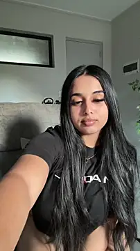 LilMisIndianx online show from March 25, 2:49 pm